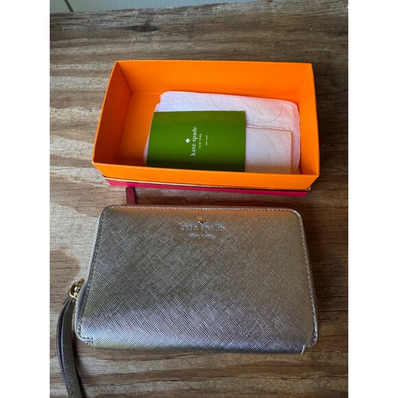 Kate Spade New York Metallic Gold Leather Wristlet Wallet With Box - Picture 2 of 7